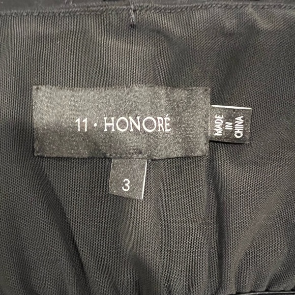 11 Honore Shayla Cropped Tank in Black (3) - Picture 9 of 13